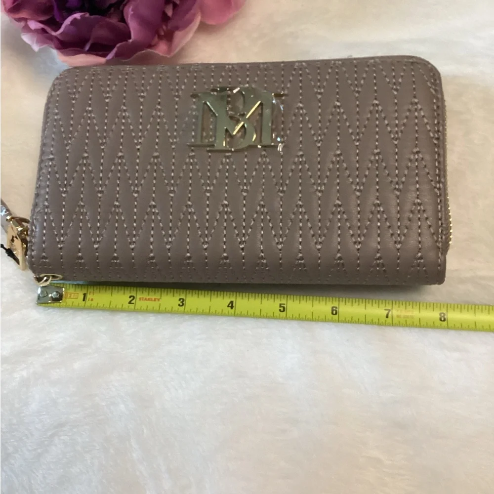 Badgley Mischka Vegan Leather Long Wallet With Phone Pocket And Wristlet Taupe - Picture 5 of 6